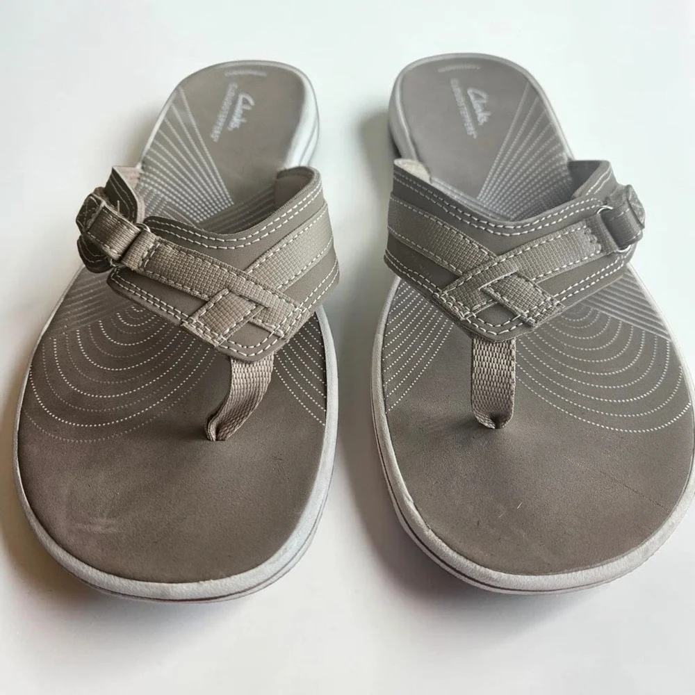 Clarks Breeze Sea Flip Flops Womens 11 Beige Cloudsteppers Comfort‎ Sandels